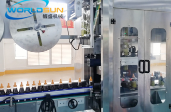 sleeve labeling machine